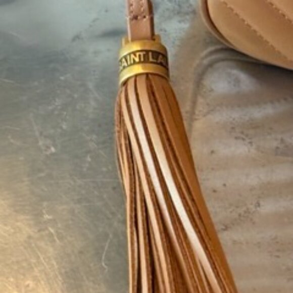 YSL - Yves Saint Laurent - Lou Camera Bag in Quilted Leather - Picture 5 of 12